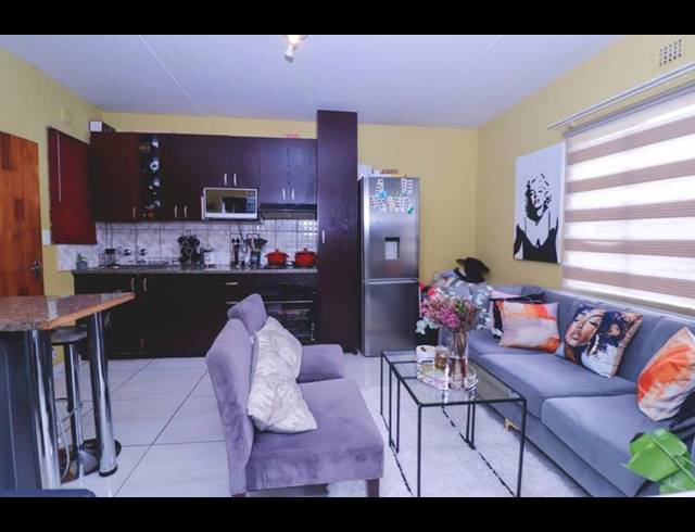 2 BEDROOM APARTMENT FOR SALE IN FLEURHOF